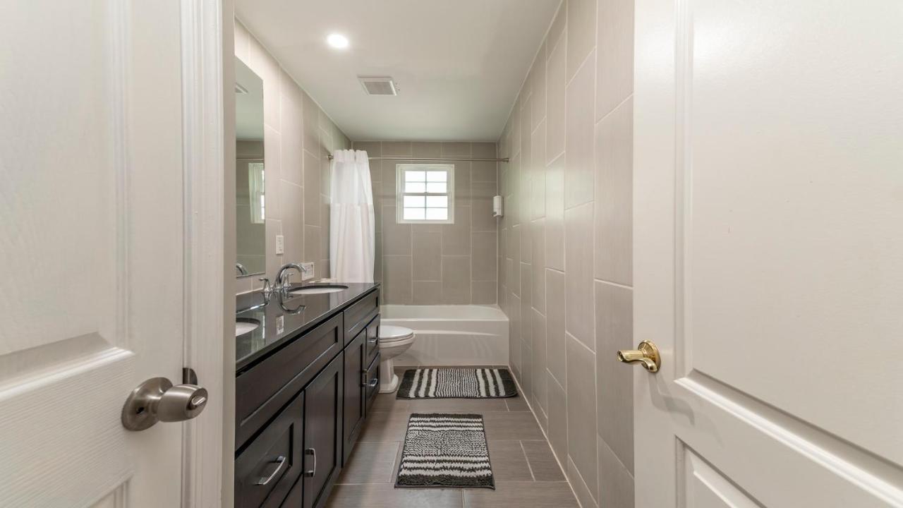 Stylish 3Br 3Ba Colonial House By Cozysuites Alexandria Eksteriør billede